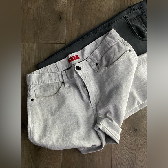 GUESS bundle of 2 jeans - Picture 2 of 3